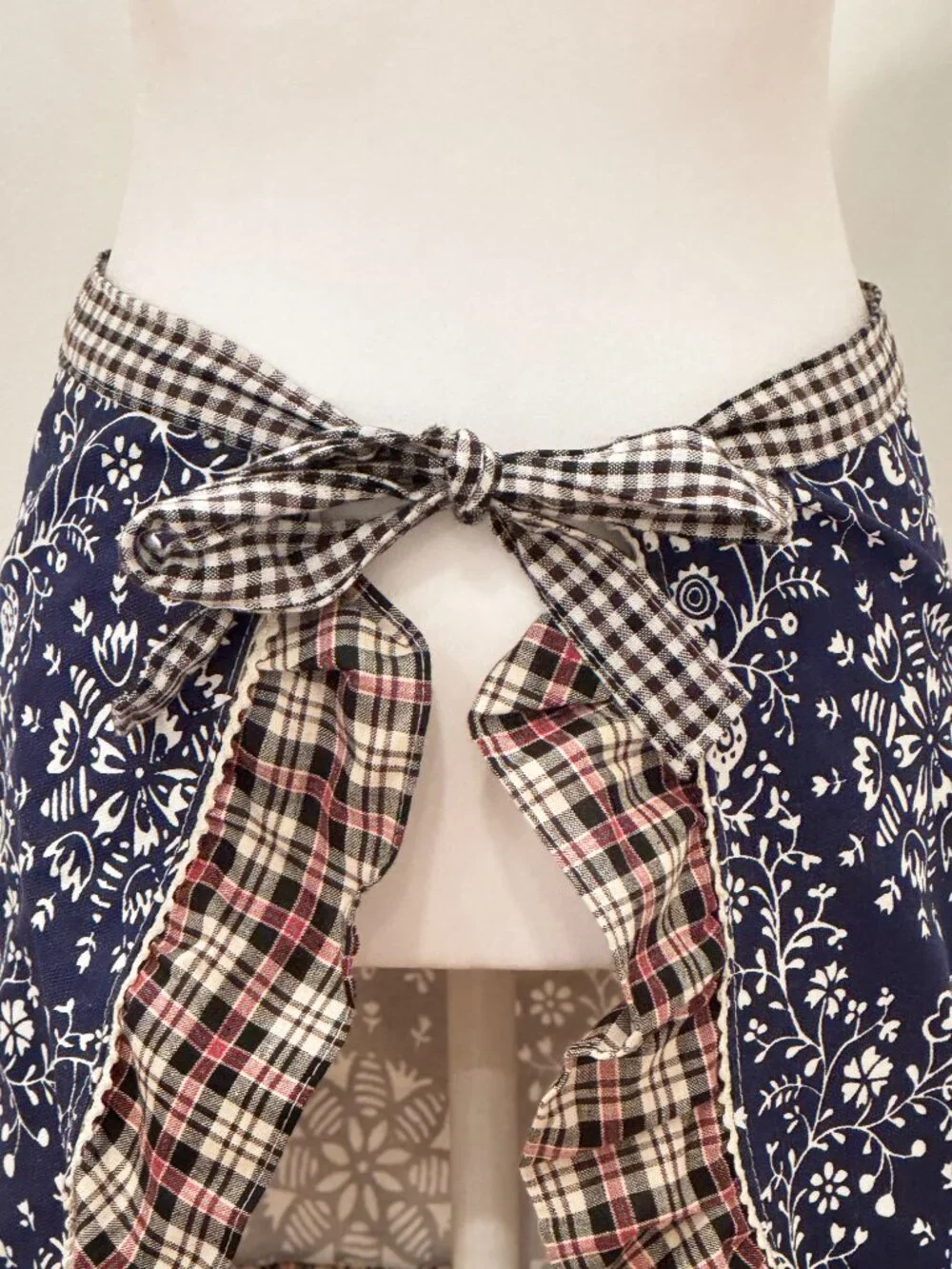 Handmade Navy Floral Plaid Ruffle Half Apron Cottagecore Farmhouse EUC